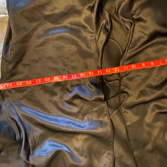 Victoria’s Secret Robe- One Size - Picture 8 of 8